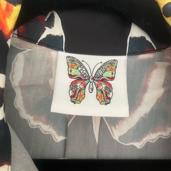 Butterfly Print Button Down Shirt - Picture 5 of 9